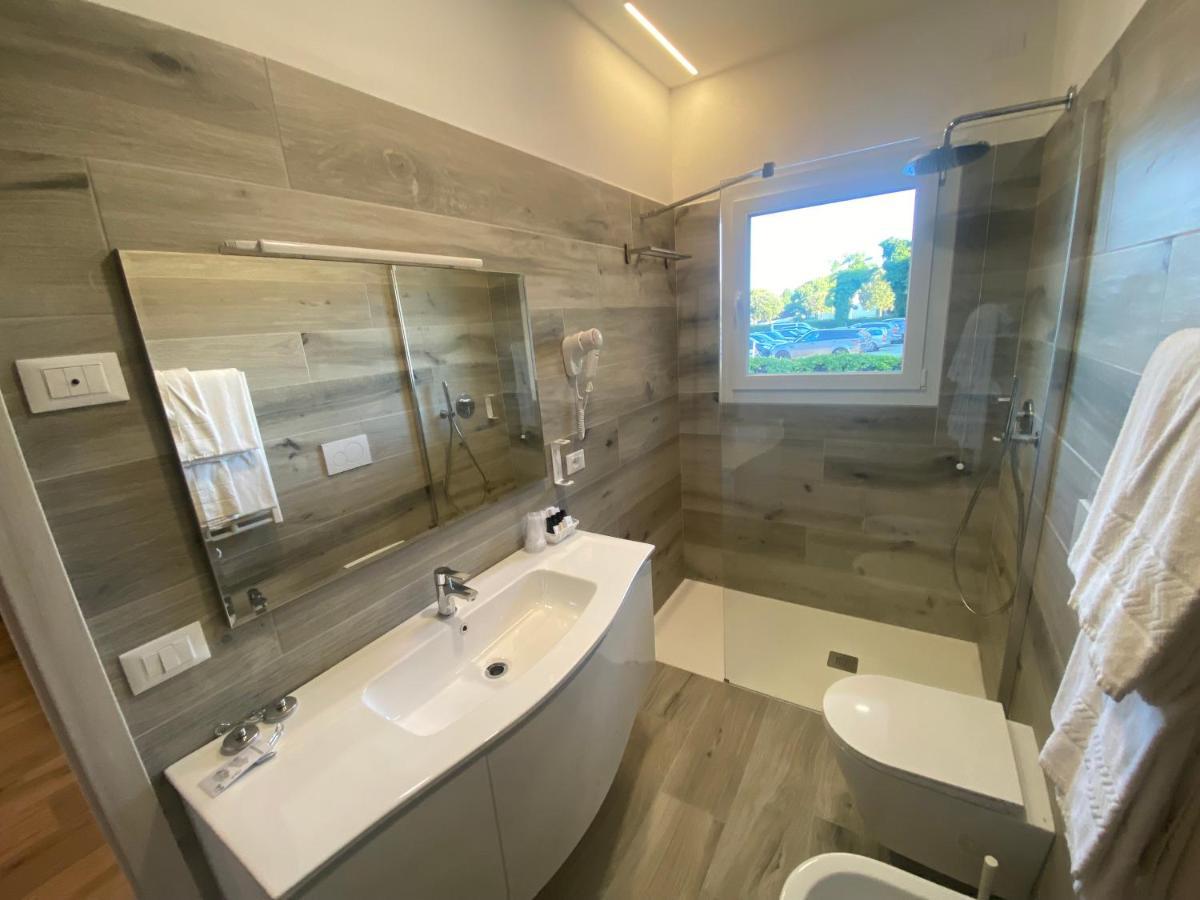 Marina Suites & Apartments 4 Stelle S Caorle Dış mekan fotoğraf