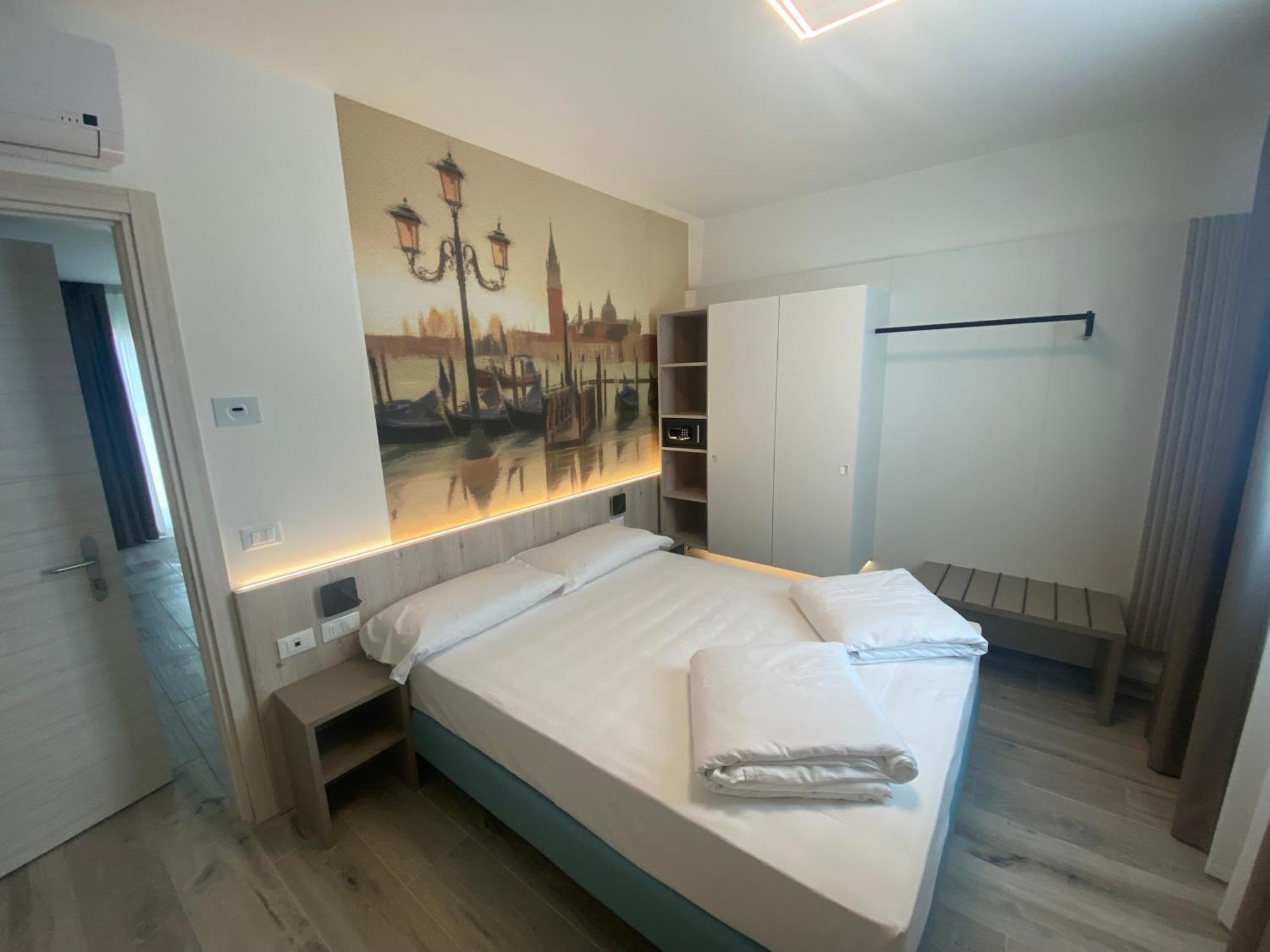 Marina Suites & Apartments 4 Stelle S Caorle Dış mekan fotoğraf
