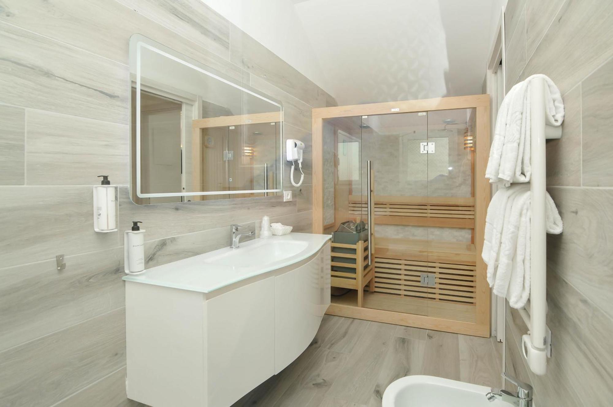 Marina Suites & Apartments 4 Stelle S Caorle Dış mekan fotoğraf