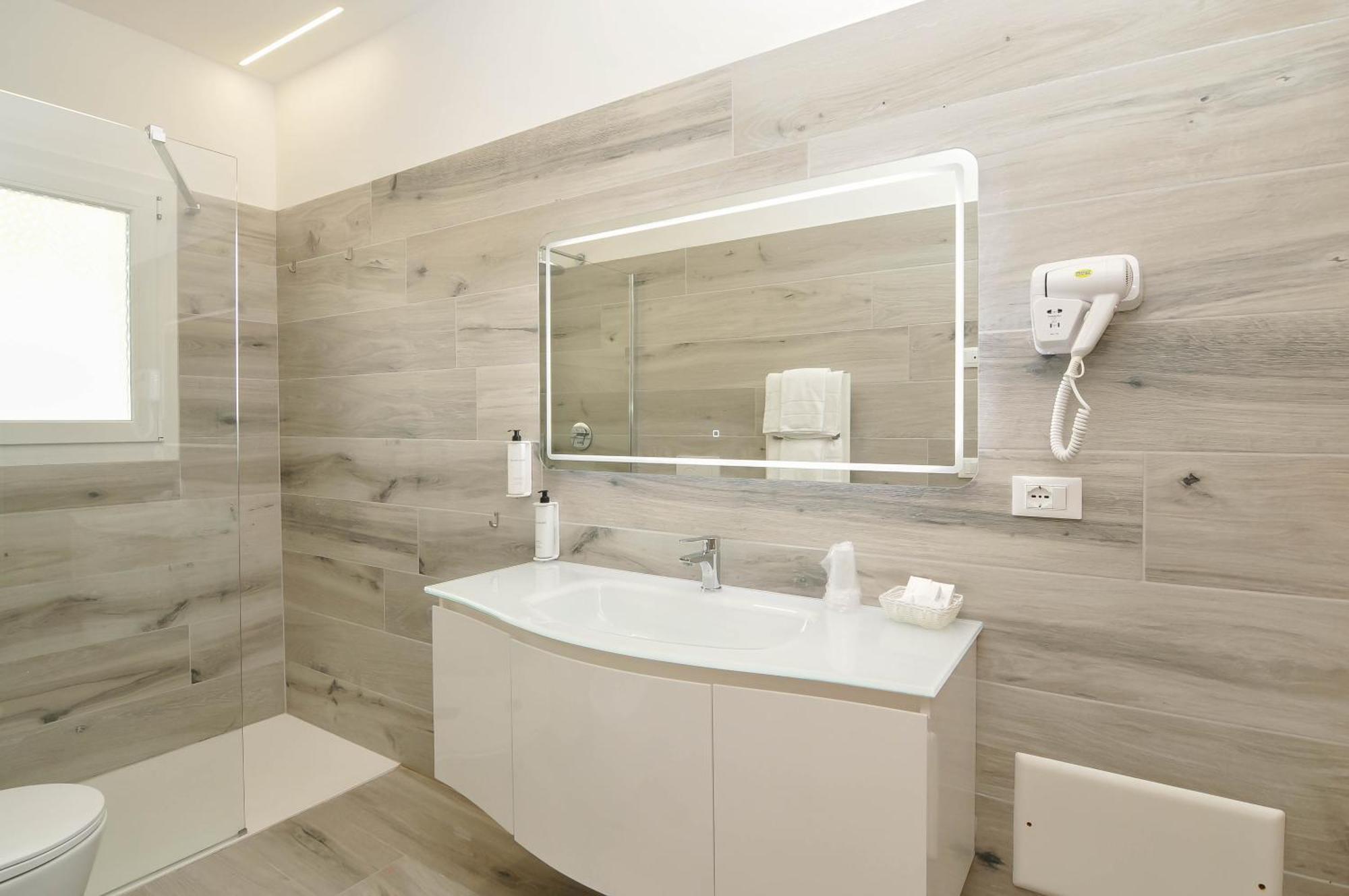 Marina Suites & Apartments 4 Stelle S Caorle Dış mekan fotoğraf