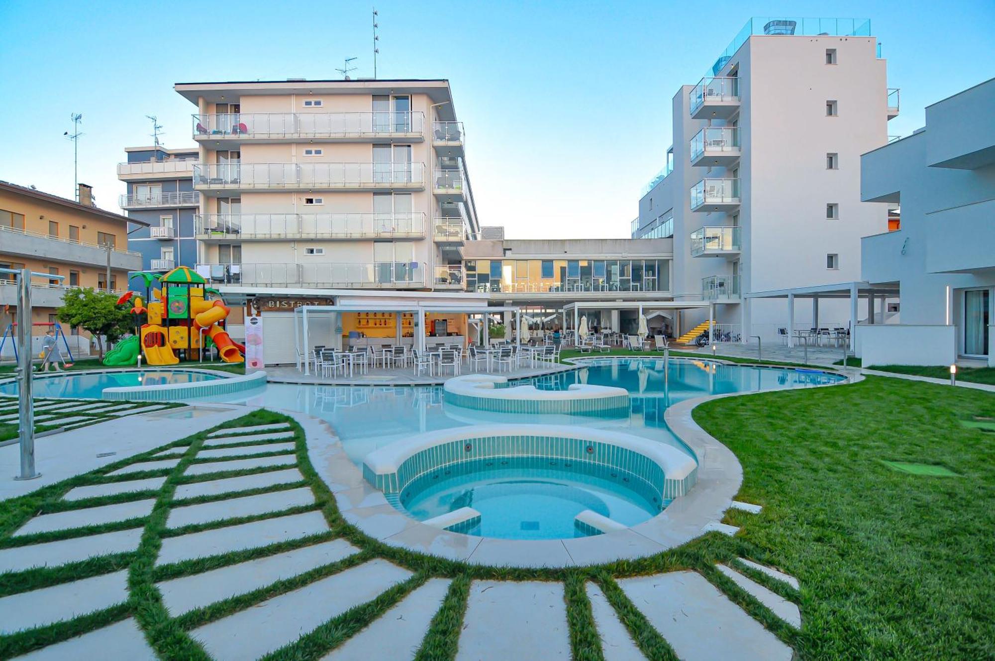 Marina Suites & Apartments 4 Stelle S Caorle Dış mekan fotoğraf